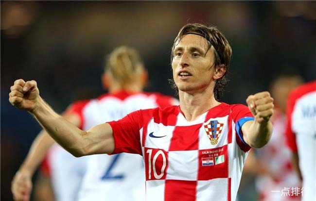 张外龙：曾跟球迷承诺一定会回到重庆；跪谢最努力的球员们