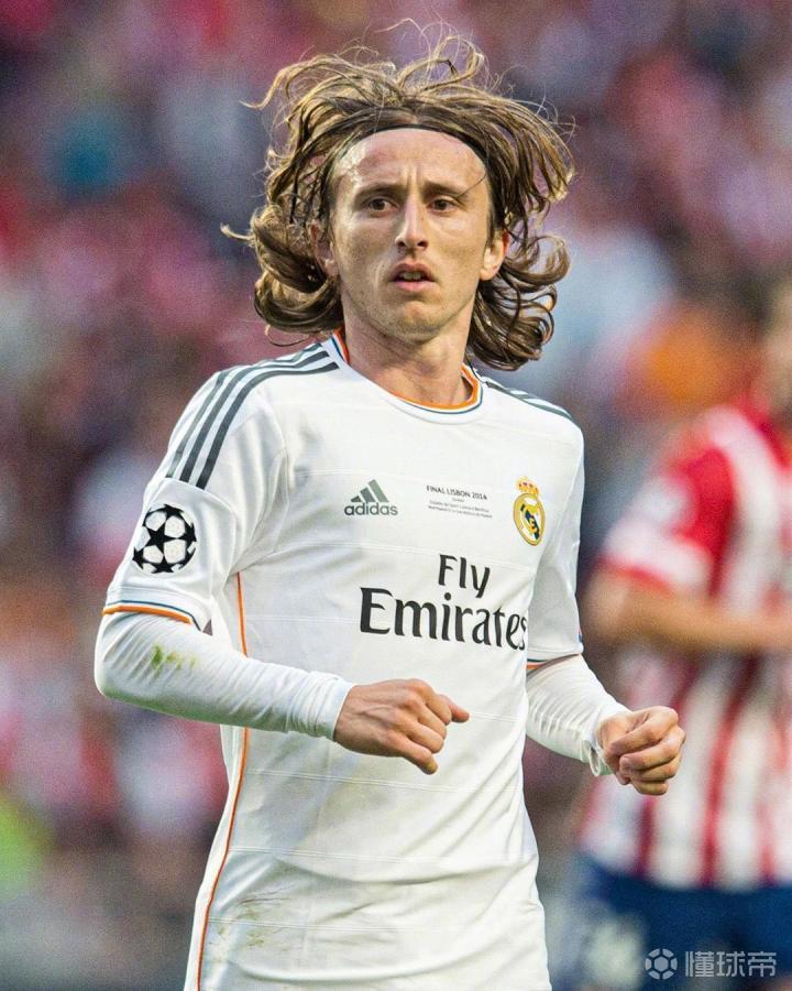 篮球勇士球星赛前训练高强度