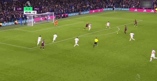 足球中超发布赛程海报，视觉效果炸裂