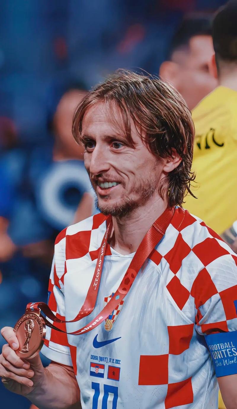 于帕：合同问题不会影响我；坎特让法国队的防守更有保障