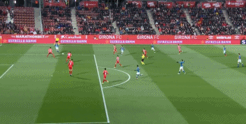 人盯人战术，一段萨利巴紧逼凯恩的短视频走红网络